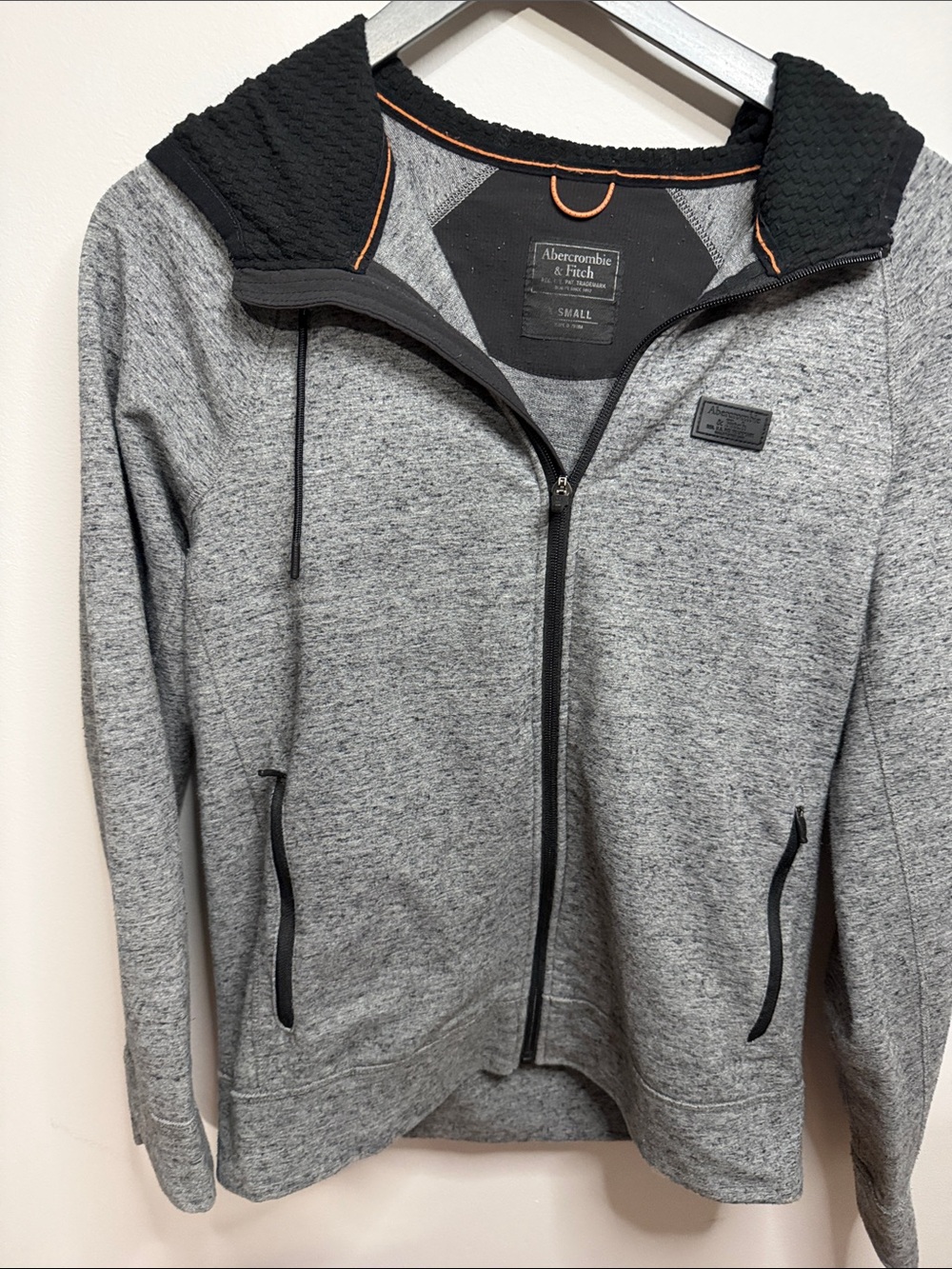 Abercrombie & Fitch Men’s Heather Gray Zip-Up Hoodie with Black Trim